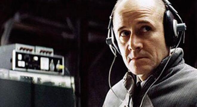 Мабільныя аператары дапамагаюць спецслужбам сачыць за людзьмі Мабільныя аператары дапамагаюць спецслужбам сачыць за людзьмі