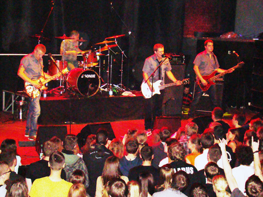 14_4_na_scene_hlopci_z_bjarozi_gurt_bn.jpg 14_4_na_scene_hlopci_z_bjarozi_gurt_bn.jpg