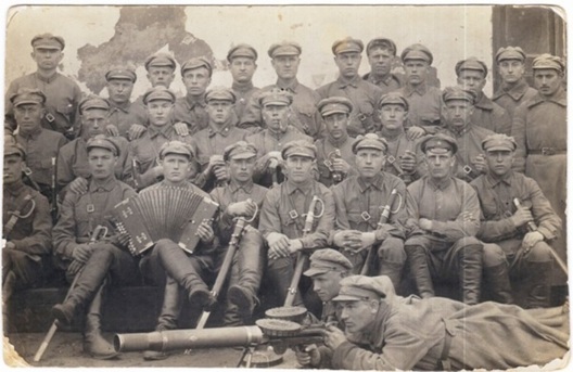 Байцы 4-й стралковай дывізіі РСЧА, Бабруйск. 1923 год Байцы 4-й стралковай дывізіі РСЧА, Бабруйск. 1923 год