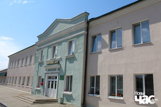 Былая школа імя Пілсудскага, на якую ў верасні 1939 года ўпала нямецкая бомба Былая школа імя Пілсудскага, на якую ў верасні 1939 года ўпала нямецкая бомба