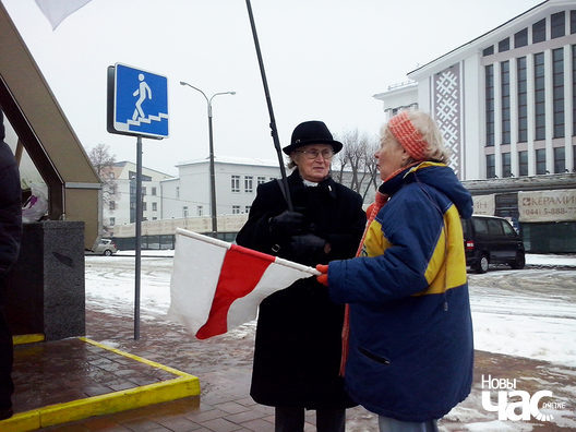 2/12 cam02996_logo.jpg