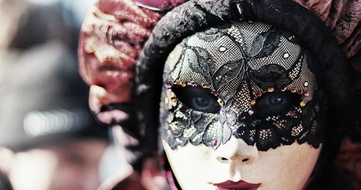 Сёння распачаўся знакаміты карнавал у Венецыі (фота)