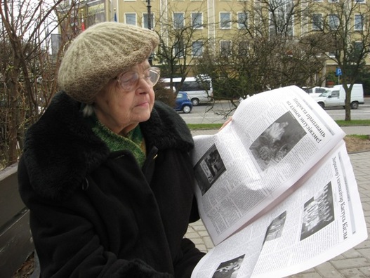 gal_na_k_slaja_chitae_belaruskuju_presu_belastok_2008_g_.jpg gal_na_k_slaja_chitae_belaruskuju_presu_belastok_2008_g_.jpg