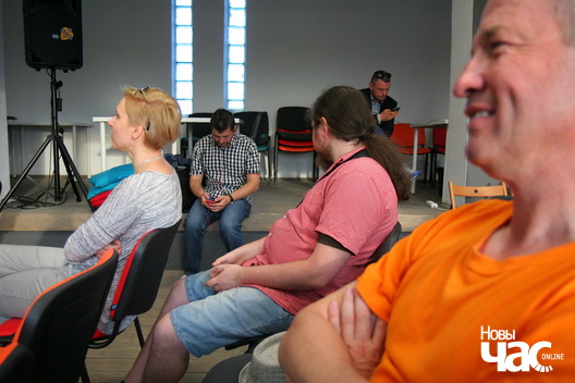 2/6 img_0472_logo.jpg