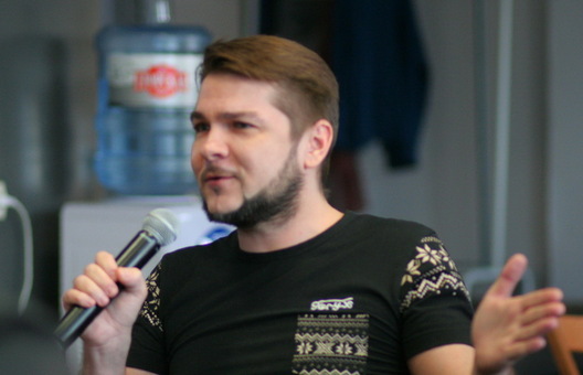 4/6 img_0480_logo.jpg