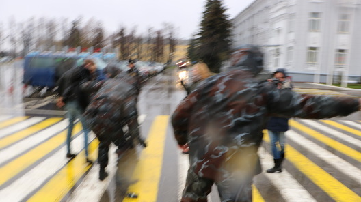 7/12 img_5458_1_logo.jpg