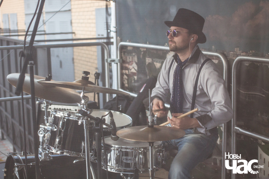 16/19 peszahodka_30_lipenja__pavel_aksinovicz___17__logo.jpg