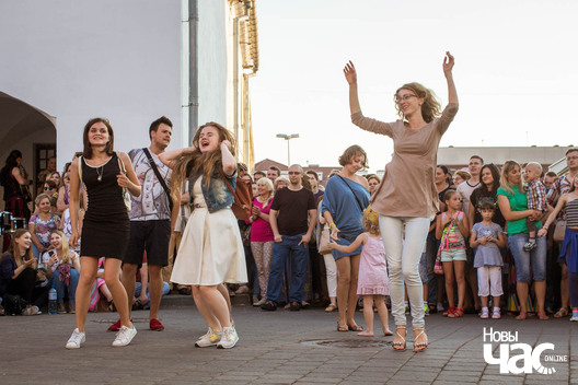 2/19 peszahodka_30_lipenja__pavel_aksinovicz___3__logo.jpg