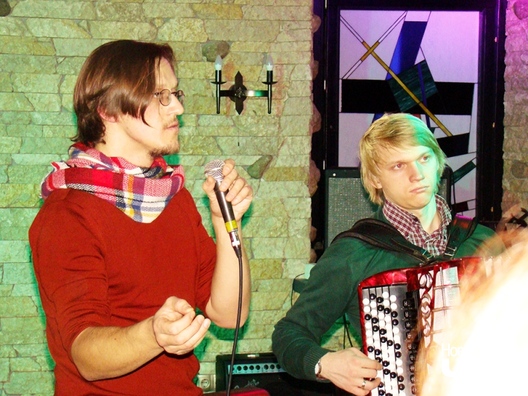 Сяржук Доўгушаў праводзіць спеўкі Сяржук Доўгушаў праводзіць спеўкі