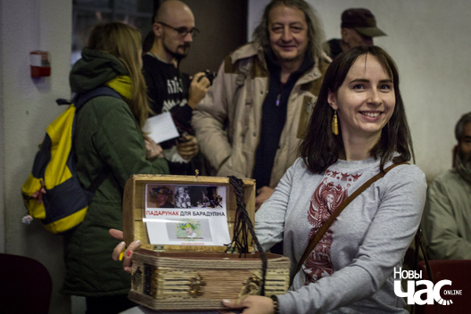 Усе ахвяраванні пойдуць на выданне кружэлкі «Песні матчыны з Вушаччыны». Усе ахвяраванні пойдуць на выданне кружэлкі «Песні матчыны з Вушаччыны».