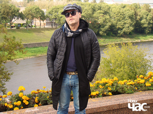 Зміцер Вайцюшкевіч на беразе Дзвіны Зміцер Вайцюшкевіч на беразе Дзвіны