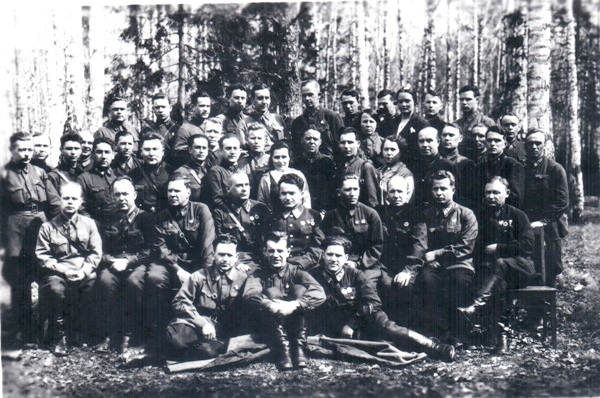 Афіцэры 1-й паветранай арміі, у цэнтры генерал Сяргей Худзякоў﻿